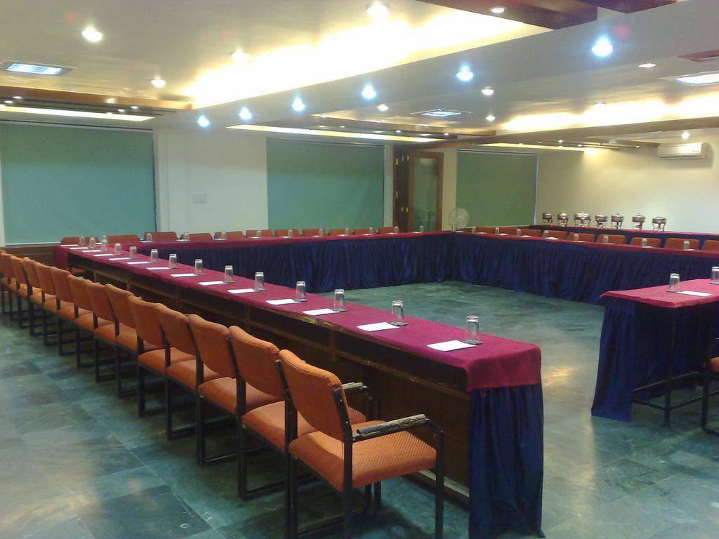 Oyo 15791 Flagship Hotel Executive Hazratganj Лакхнау Екстер'єр фото